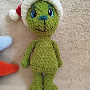 Horgolt grincs mikulás sapkával, Játék & Sport, Plüssállat & Játékfigura, Más figura, Horgolás, MESKA