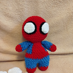 Horgolt Pókember figura - játék & sport - plüssállat & játékfigura - plüss mesefigurák - Meska.hu