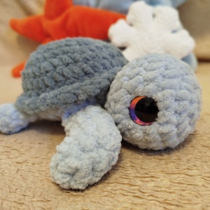 Horgolt szürke teknős - Meska.hu