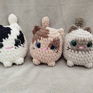 Horgolt gombóc cica - játék & sport - plüssállat & játékfigura - cica - Meska.hu