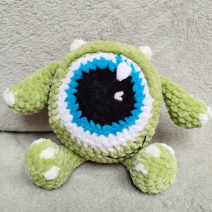 Horgolt Mike Wazowski - játék & sport - plüssállat & játékfigura - más figura - Meska.hu