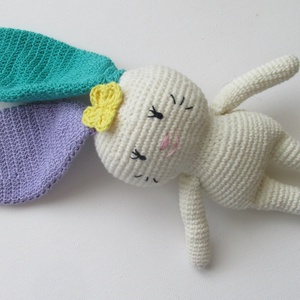 Nyuszimuszi - amigurumi alvóka - játék & sport - plüssállat & játékfigura - nyuszi - Meska.hu