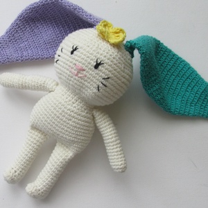 Nyuszimuszi - amigurumi alvóka - játék & sport - plüssállat & játékfigura - nyuszi - Meska.hu