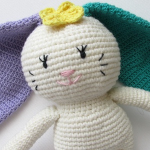 Nyuszimuszi - amigurumi alvóka - játék & sport - plüssállat & játékfigura - nyuszi - Meska.hu