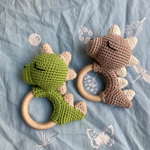 Dínó baba csörgő és rágóka - játék & sport - 3 éves kor alattiaknak - csörgő - Meska.hu