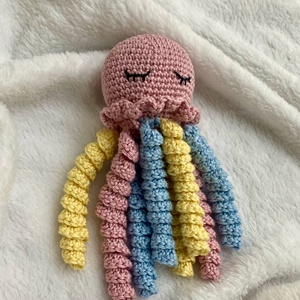 Horgolt alvó polip baba játék - Meska.hu