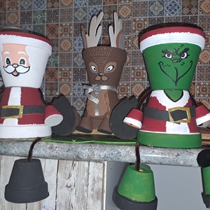 Karácsonyi cserépbaba Grinch, szarvas és Mikulás  - otthon & életmód - dekoráció - Meska.hu