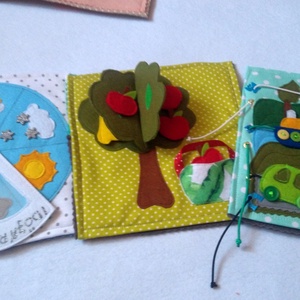 Egyénileg összeválogatott matató lapok fiúknak és lányoknak is egy könnyen nyitható személyreszabott dobozban - játék & sport - textilkönyv & babakönyv - Meska.hu