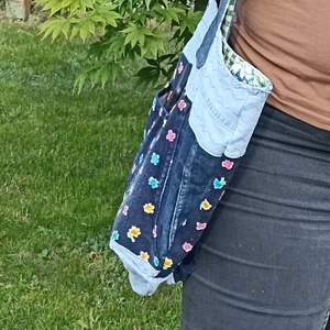 Patchwork farmer táska csupa ujra hasznosított anyagból rengeteg zsebbel  - táska & tok - bevásárlás & shopper táska - shopper, textiltáska, szatyor - Meska.hu