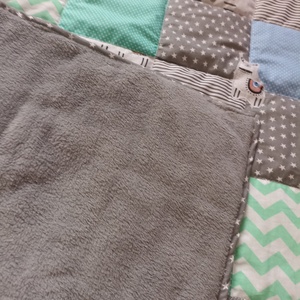 Patchwork babatakaró, kisfiús színösszetételben, névvel - otthon & életmód - babaszoba, gyerekszoba - babatakaró, gyerek pléd - Meska.hu