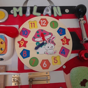 Matatófal piros tűzoltó autó készség fejlesztő játék mindennel is :) spinner, zárak, retró tárcsás telefon, kilincs ...  - játék & sport - készségfejlesztő és logikai játék - montessori szivárvány, waldorf játékok - Meska.hu