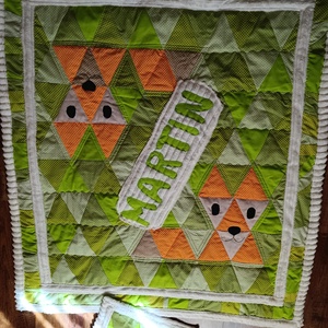 Rókás   Patchwork babatakaró névvel és kis párnával, hátán egyedi személyre szabott ajándékról szóló címkével - Meska.hu