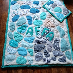 Kövek a víz tükrén Patchwork babatakaró névvel és kis párnával, hátán egyedi személyre szabott ajándékról szóló címkével - baba - mama - baba ágynemű - babatakaró, gyerek pléd - Meska.hu