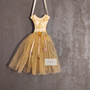 Hajcsatt és hajgumi tartó ruhácska - ruha & divat - hajdísz & hajcsat - hajdísz - Meska.hu