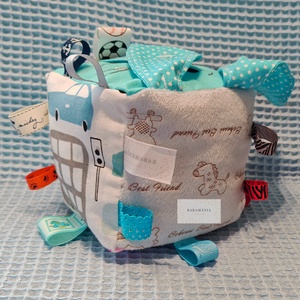 Húsvéti fiús nyuszis címkekocka - baba - mama - baba játékok - babakocka - Meska.hu