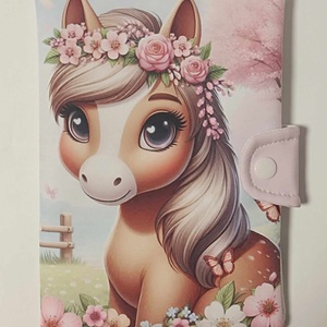 Lovas textil egészségügyi kiskönyv borító névvel , Otthon & Életmód, Papír, írószer, Egészségügyi kiskönyv borító, Varrás, Fotó, grafika, rajz, illusztráció, MESKA