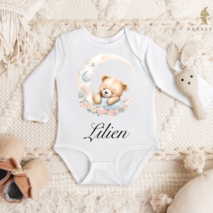 Alvó maci  mintás névre szóló body, pihe-puha baba takaróval szettben - ruha & divat - babaruha & gyerekruha - body - Meska.hu