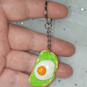 Avokádós tükörtojásos házi kenyér kulcstartó  - táska & tok - kulcstartó & táskadísz - kulcstartó - Meska.hu