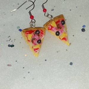 Sonkás ananászos olivabogyós pizza fülbevaló  - ékszer - fülbevaló - lógó fülbevaló - Meska.hu