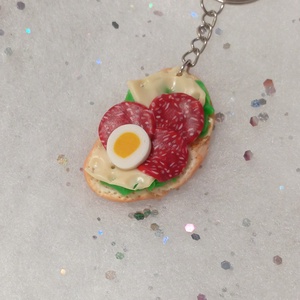 Retró Szalámis szendvics kulcstartó  - Meska.hu