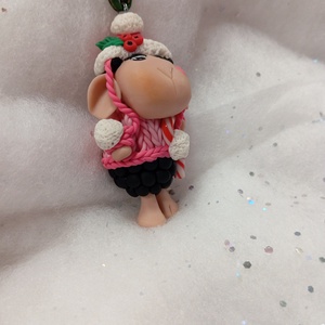 Sapkás fekete bárány  Karácsonyfadísz gyermekbarát karácsonyfa dísz, karácsonyi dekor  - karácsony - karácsonyi lakásdekoráció - karácsonyfadíszek - Meska.hu