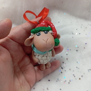 Sapkás fehér bárány  Karácsonyfadísz gyermekbarát karácsonyfa dísz, karácsonyi dekor , Karácsony, Karácsonyi lakásdekoráció, Karácsonyfadíszek, Gyurma, MESKA