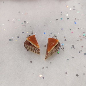 Dobos torta fülbevaló  - ékszer - fülbevaló - lógó fülbevaló - Meska.hu
