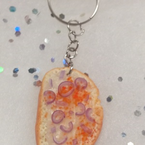 Zsíros kenyér lila hagymával kulcstartó  - táska & tok - kulcstartó & táskadísz - kulcstartó - Meska.hu