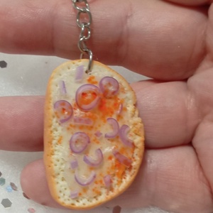 Zsíros kenyér lila hagymával kulcstartó  - táska & tok - kulcstartó & táskadísz - kulcstartó - Meska.hu