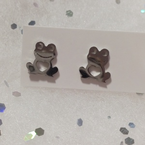 Nemesacél Pici béka  bedugós fülbevaló kávé bögre  - Meska.hu