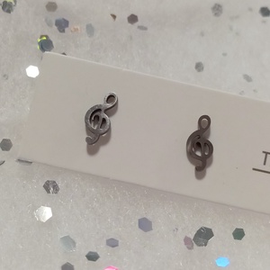 Nemesacél Pici hangjegy violinkulcs  bedugós fülbevaló kávé bögre  - ékszer - fülbevaló - pötty fülbevaló - Meska.hu