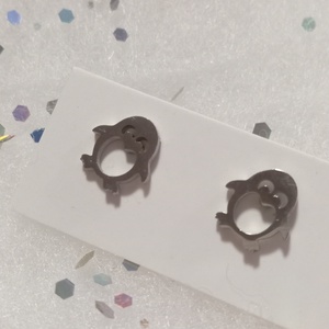 Nemesacél Pici Pingvin bedugós fülbevaló kávé bögre  - ékszer - fülbevaló - pötty fülbevaló - Meska.hu