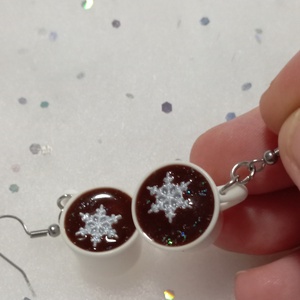 Karácsonyi forrócsoki pihe ha cukorral  fülbevaló  , Ékszer, Fülbevaló, Lógó fülbevaló, Ékszerkészítés, Gyurma, MESKA