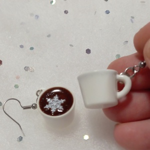 Karácsonyi forrócsoki pihe ha cukorral  fülbevaló   - ékszer - fülbevaló - lógó fülbevaló - Meska.hu