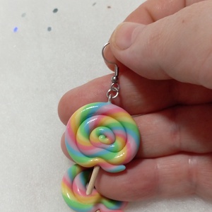 Szivárvány nyalóka fülbevaló  - ékszer - fülbevaló - lógó fülbevaló - Meska.hu