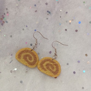 Szeletelt  Diós  Bejgli  fülbevaló   - ékszer - fülbevaló - lógó fülbevaló - Meska.hu