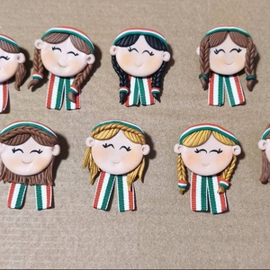 Magyar Leányka trikolor kitűző - ékszer - kitűző és bross - Meska.hu