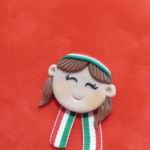 Magyar Leányka trikolor kitűző - ékszer - kitűző és bross - Meska.hu