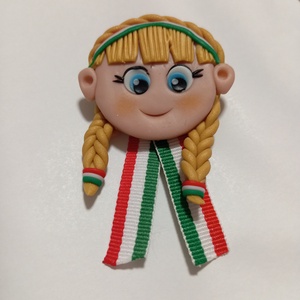 Magyar leányka trikolor kitűző fufrus  - Meska.hu