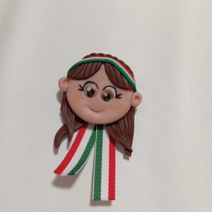 Magyar leányka trikolor kitűző fufrus  - Meska.hu