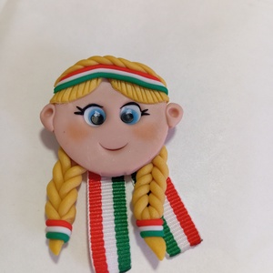 Magyar leányka trikolor kitűző fufrus  - Meska.hu