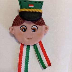 Magyar leányka trikolor kitűző fufrus  - ékszer - kitűző és bross - Meska.hu