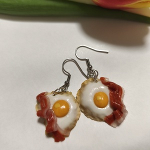 Tükörtojás baconnal fülbevaló  - ékszer - fülbevaló - lógó fülbevaló - Meska.hu