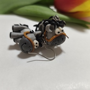 Szürke lovacska fülbevaló  - ékszer - fülbevaló - lógó fülbevaló - Meska.hu