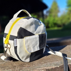 Babenlev kerek crossbody táska - táska & tok - kézitáska & válltáska - vállon átvethető táska - Meska.hu