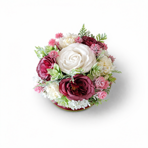 Bordó rózsás asztaldísz zöld dobozban - otthon & életmód - dekoráció - asztal és polc dekoráció - asztaldísz - Meska.hu