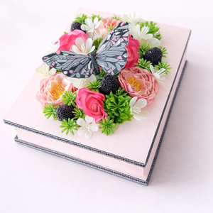  Virágos könyv dísz � romantikus, egyedi dekoráció  - otthon & életmód - dekoráció - asztal és polc dekoráció - asztaldísz - Meska.hu