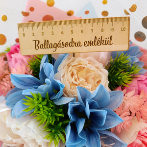 Ballagási virágcsokor emlékvonalzóval - otthon & életmód - dekoráció - asztal és polc dekoráció - asztaldísz - Meska.hu