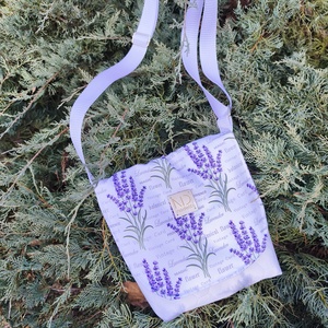 Levendulás oldaltáska - táska & tok - kézitáska & válltáska - vállon átvethető táska - Meska.hu