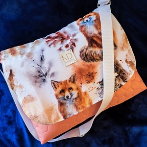 Közepes méretű oldaltáska  - táska & tok - kézitáska & válltáska - vállon átvethető táska - Meska.hu